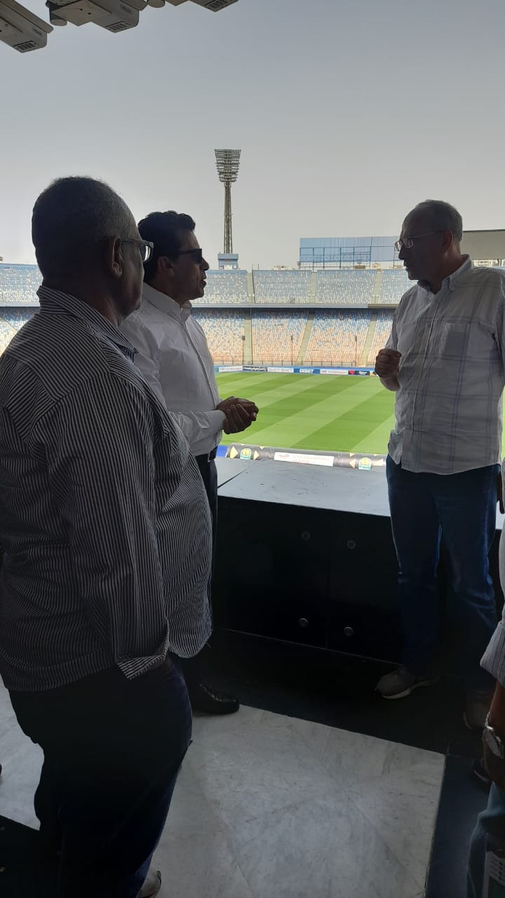 وزير الرياضة يتفقد استاد القاهرة قبل انطلاق مباراة الأهلي ومازيمبي شاهد الصور - بوابة البلد