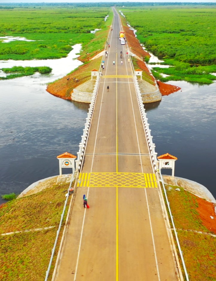 المقاولون العرب يكملون طريق وجسر ساكا لإنقاذ السكان في أوغندا