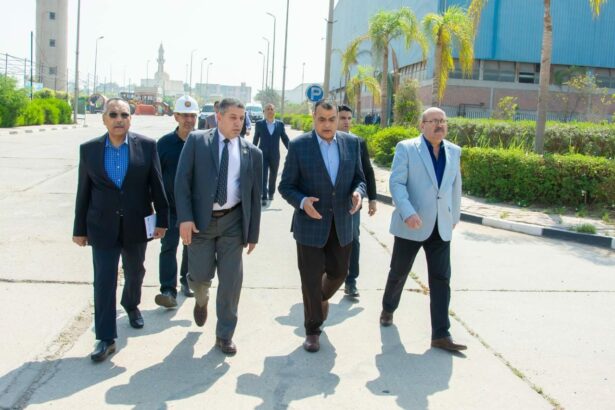 وزير الإنتاج الحربي يجري جولة مفاجئة بشركة «أبو زعبل للصناعات الهندسية»