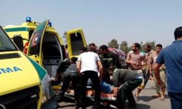 4 عربيات دخلوا في بعض.. تفاصيل إصابة 5 أشخاص بحادث بمحور جمال عبدالناصر