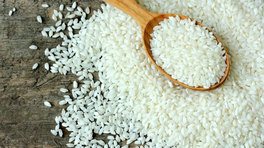 بعد التراجع الجماعي لـ السلع.. أسعار الأرز الأبيض اليوم في الأسواق
