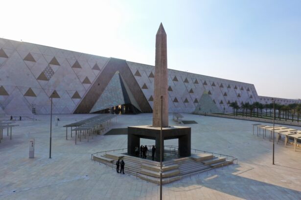 الحكومة توافق على تنفيذ ممشى سياحى بين المتحف المصرى الكبير والأهرامات