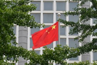 الصين تفرض عقوبات على شركتين أمريكيتين تبيعان الأسلحة لتايوان