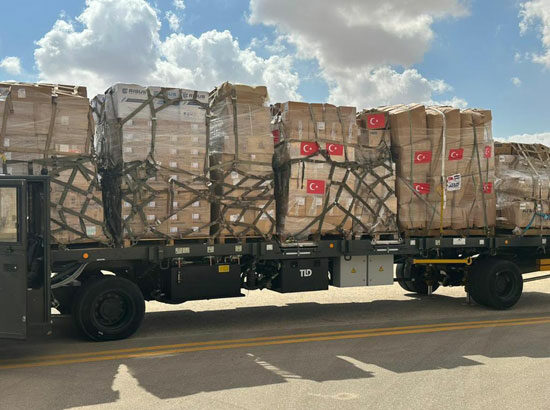 الهلال الأحمر المصري يكشف تجهيزات مطار العريش لاستقبال مساعدات غزة.. فيديو