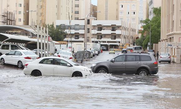 بعد فيضانات الإمارات وعمان.. هل تتأثر مصر بموجة الطقس السئ