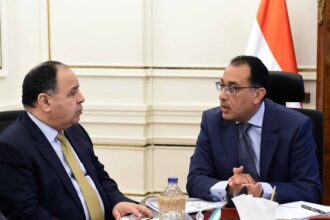 رئيس الوزراء يستعرض مع وزير المالية مقترح وثيقة السياسة الضريبية لمصر 2024/2030