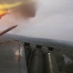 "سو-34" الروسية توجه ضربة على معاقل القوات المسلحة الأوكرانية جنوب دونيتسك... فيديو