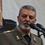 قائد الجيش الإيراني يهدد أمريكا باستهداف قواعدها ومصالحها في المنطقة إذا تدخلت لدعم إسرائيل