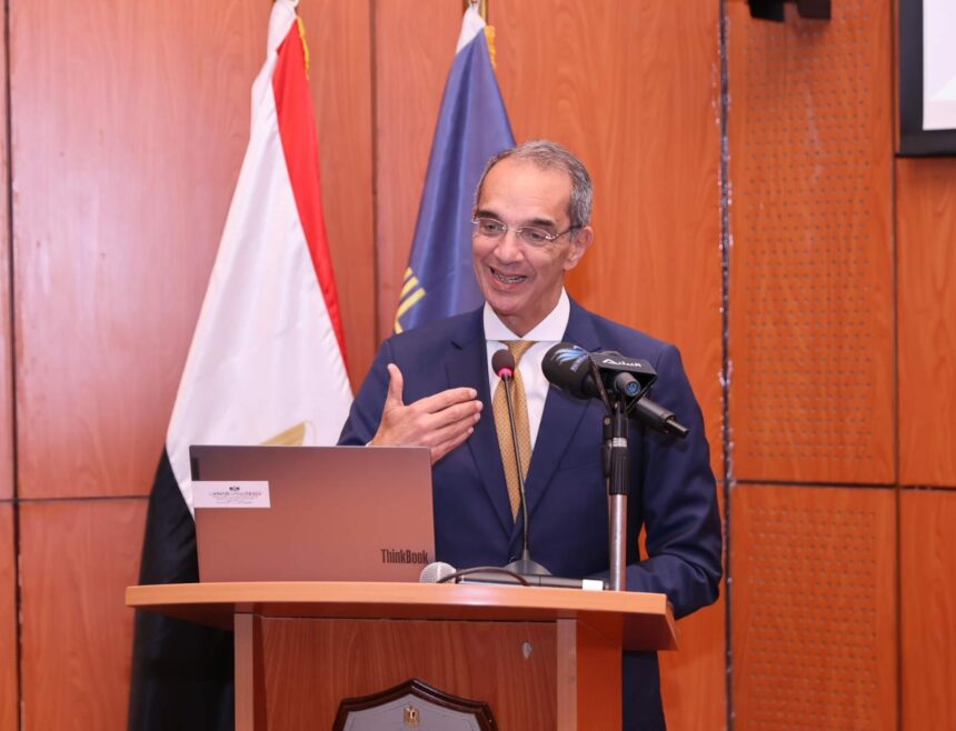 وزير الاتصالات: نخطط لإنشاء 5 كابلات بحرية في مصر خلال الفترة المقبلة