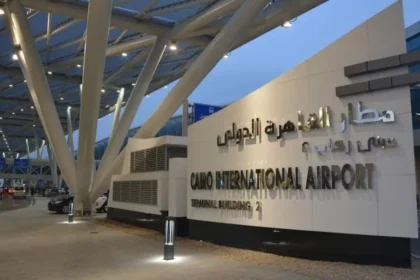 وزير الطيران: مطار القاهرة يحقق أعلى معدلات تشغيل في تاريخه يوم إغلاق الأجواء بالمنطقة