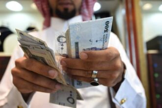 سعر صرف الريال السعودي اليوم الأحد: كم وصل قبل العطلة في البنوك - بوابة البلد