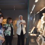 رئيسة جمهورية اليونان تزور المتحف اليوناني الروماني - بوابة البلد