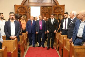 احتفال الطائفة الإنجيلية ببادرة تقديرية من محافظ القاهرة نيابة عن رئيس الوزراء - بوابة البلد