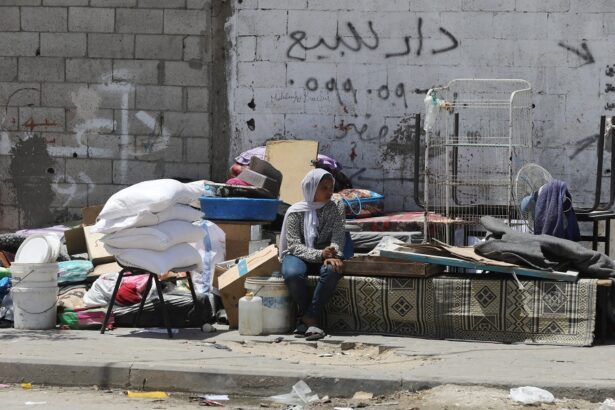 وزيرة أوروبية مصدومة من إغلاق معبر رفح وتطالب بخطة طوارئ لنقل المساعدات إلى غزة - بوابة البلد