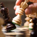 أستاذ الشطرنج العالمي يقول: لا يوجد اهتمام في مصر باللعبة وكان والدي سبب اهتمامي بها - بوابة البلد