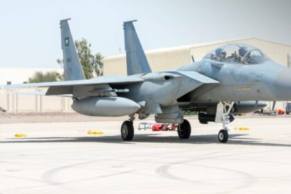 المقاتلات السعودية تنفذ 38 طلعة جوية في تمرين «علم الصحراء»
