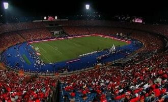 شوبير يعلق على قرار زيادة أعداد الجماهير بالمباريات.. ويطالب بتخفيض أسعار التذاكر