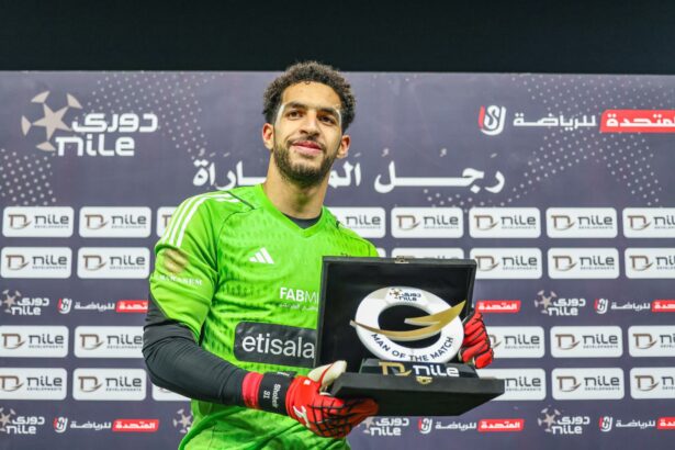 مصطفى شوبير يفوز بجائزة رجل مباراة الأهلي والإسماعيلي