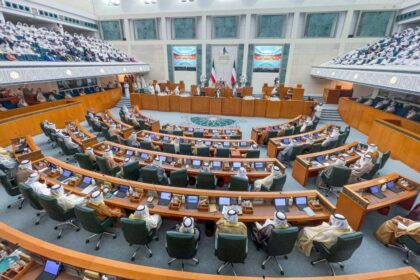 ولادة الحكومة الكويتية تنتظر «الوزير المحلّل»